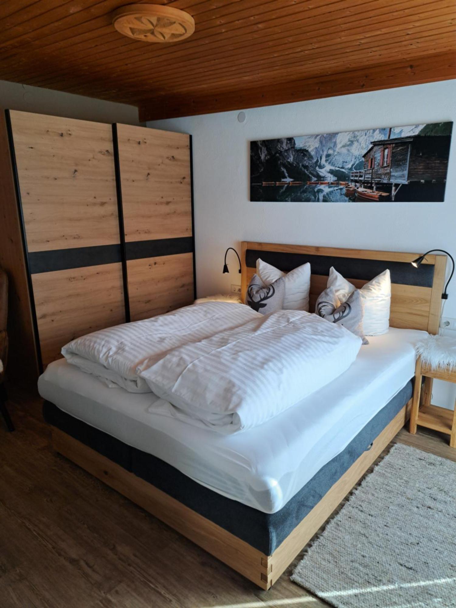 Apartmenthaus Bader ลอยทัช ภายนอก รูปภาพ