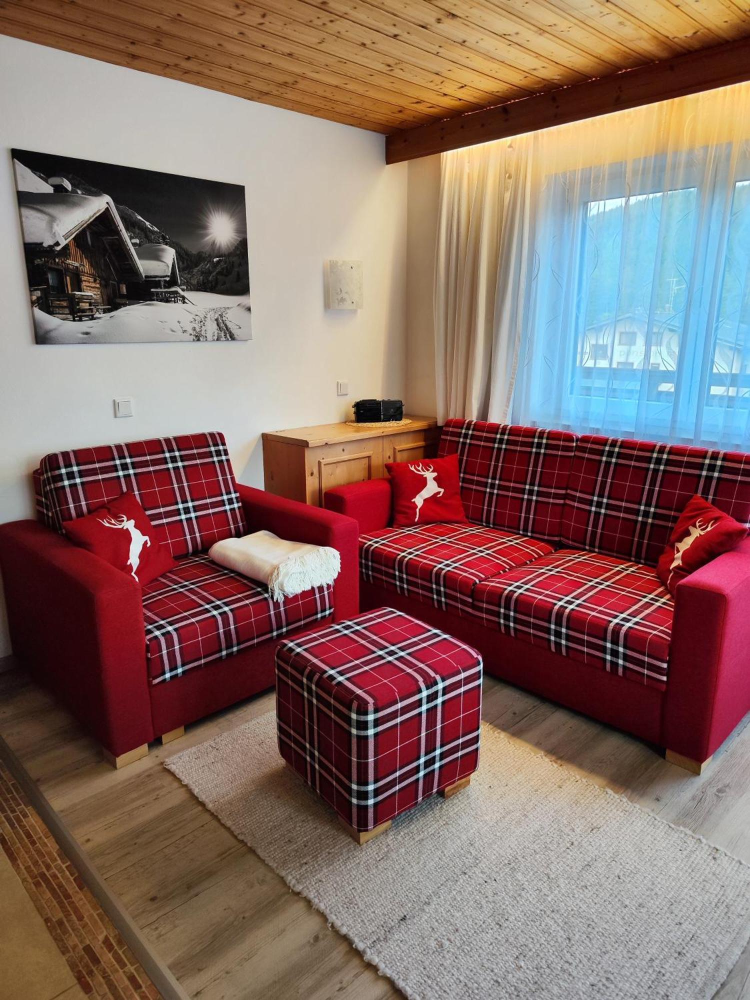 Apartmenthaus Bader ลอยทัช ภายนอก รูปภาพ