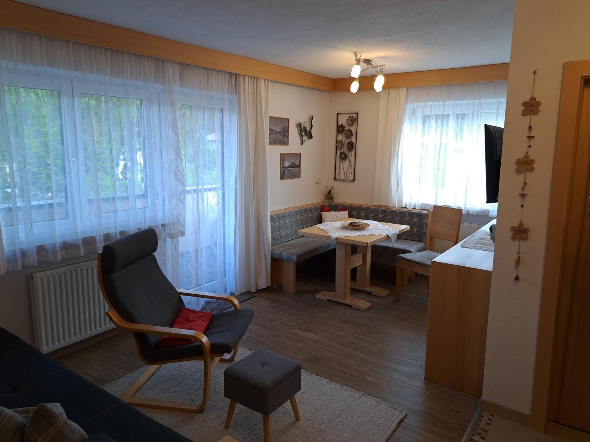 Apartmenthaus Bader ลอยทัช ภายนอก รูปภาพ
