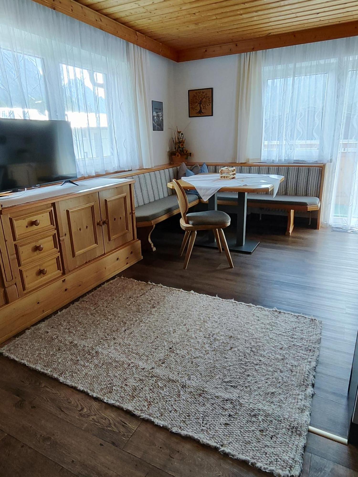 Apartmenthaus Bader ลอยทัช ภายนอก รูปภาพ