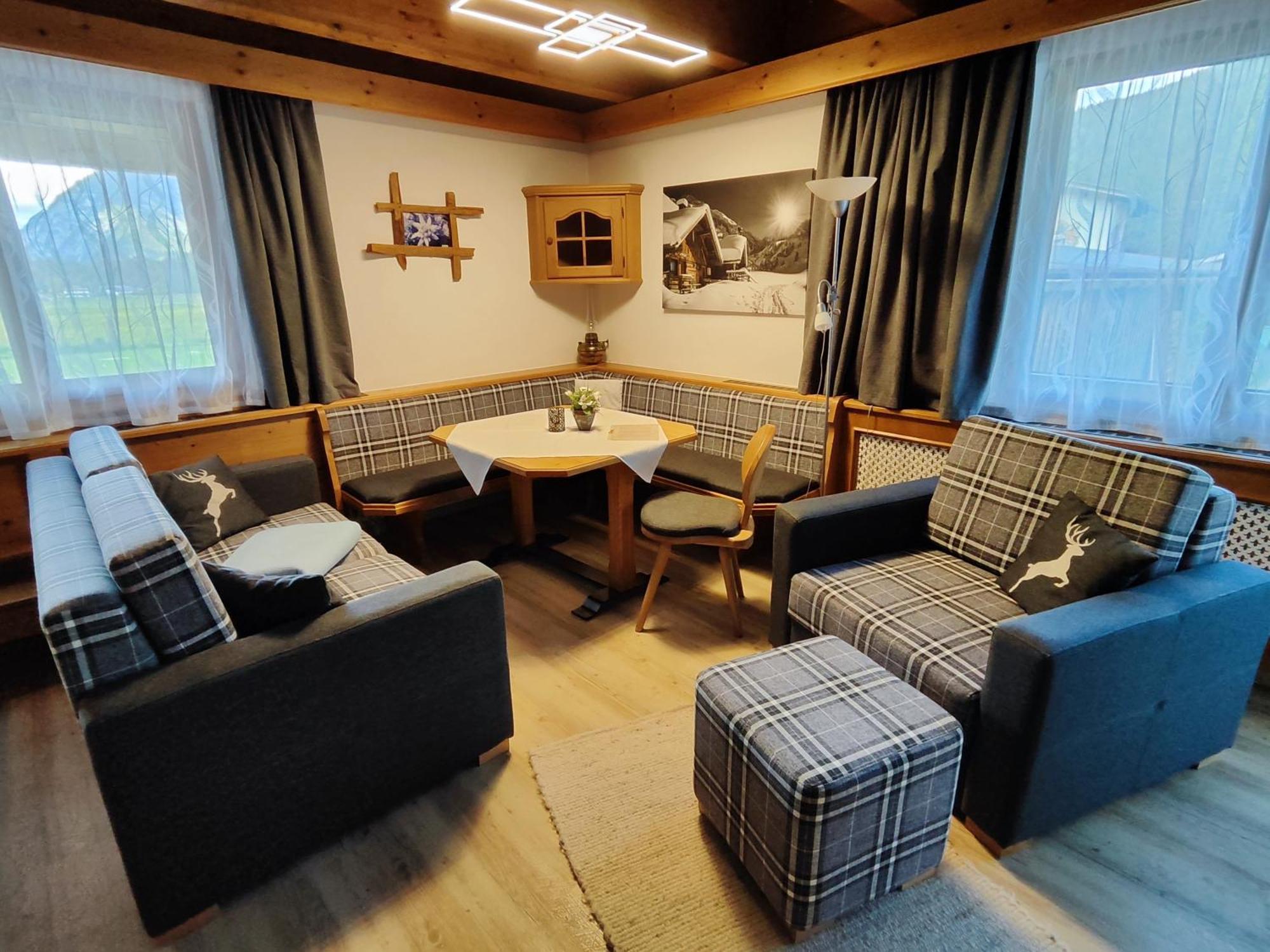 Apartmenthaus Bader ลอยทัช ภายนอก รูปภาพ