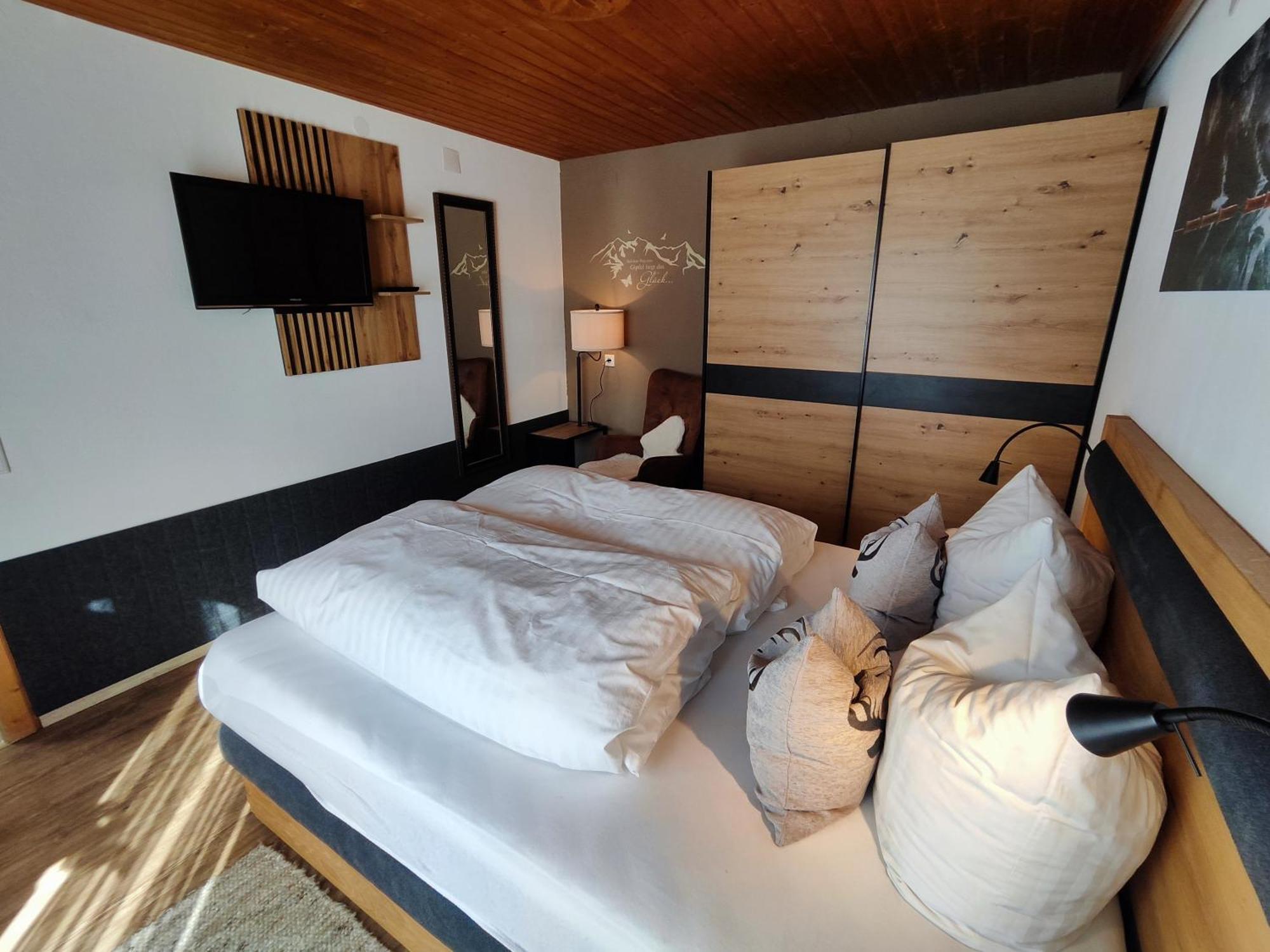 Apartmenthaus Bader ลอยทัช ภายนอก รูปภาพ