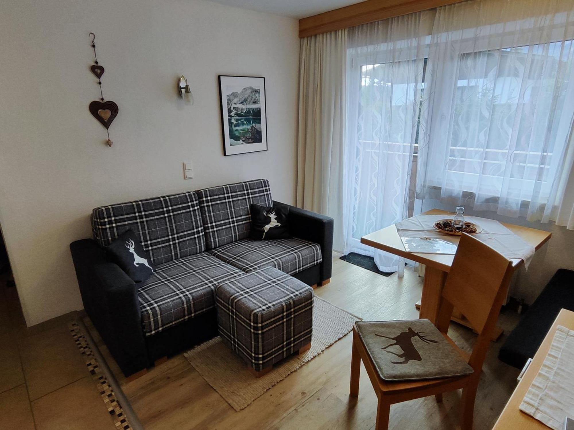 Apartmenthaus Bader ลอยทัช ภายนอก รูปภาพ