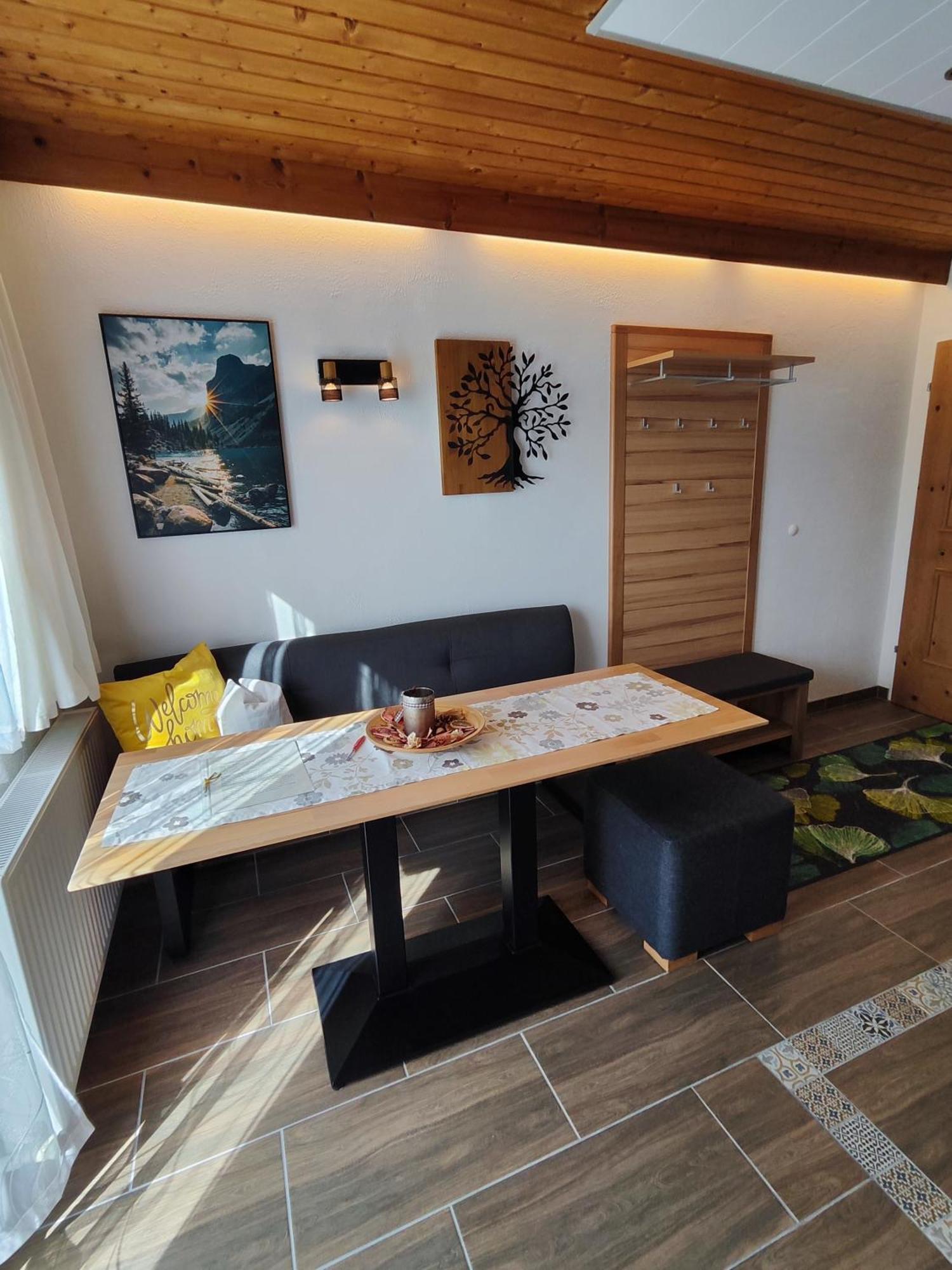 Apartmenthaus Bader ลอยทัช ภายนอก รูปภาพ