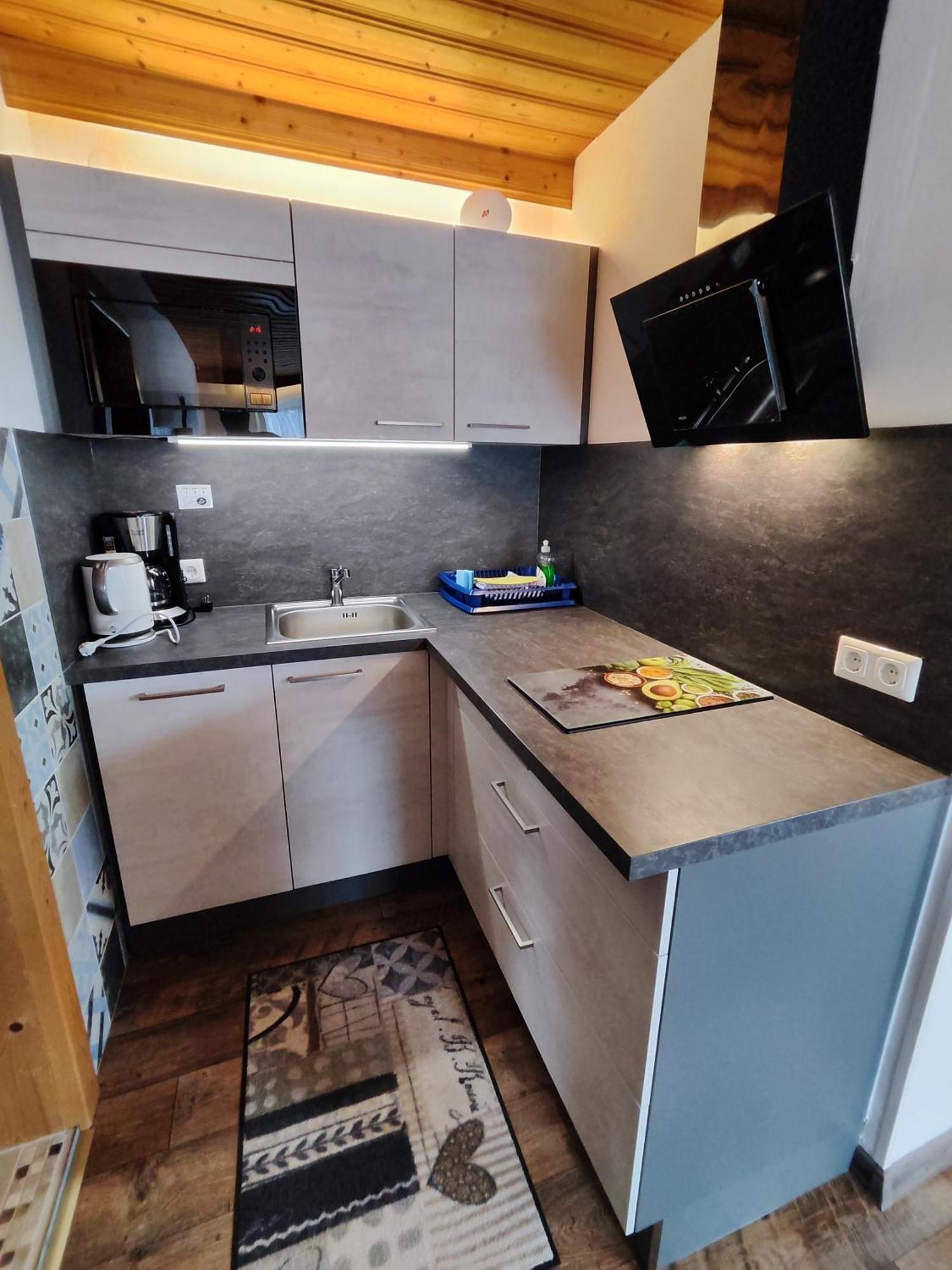 Apartmenthaus Bader ลอยทัช ภายนอก รูปภาพ