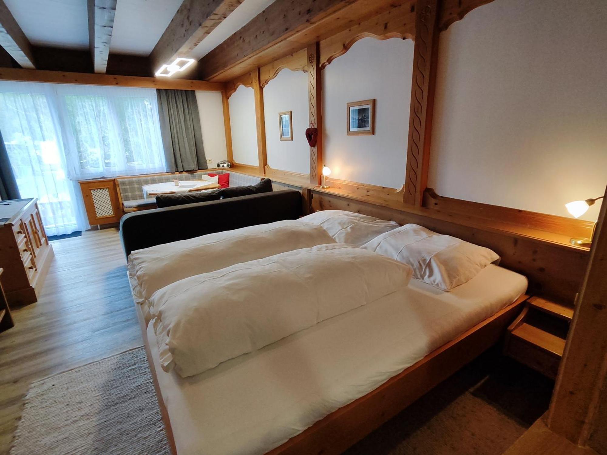 Apartmenthaus Bader ลอยทัช ภายนอก รูปภาพ