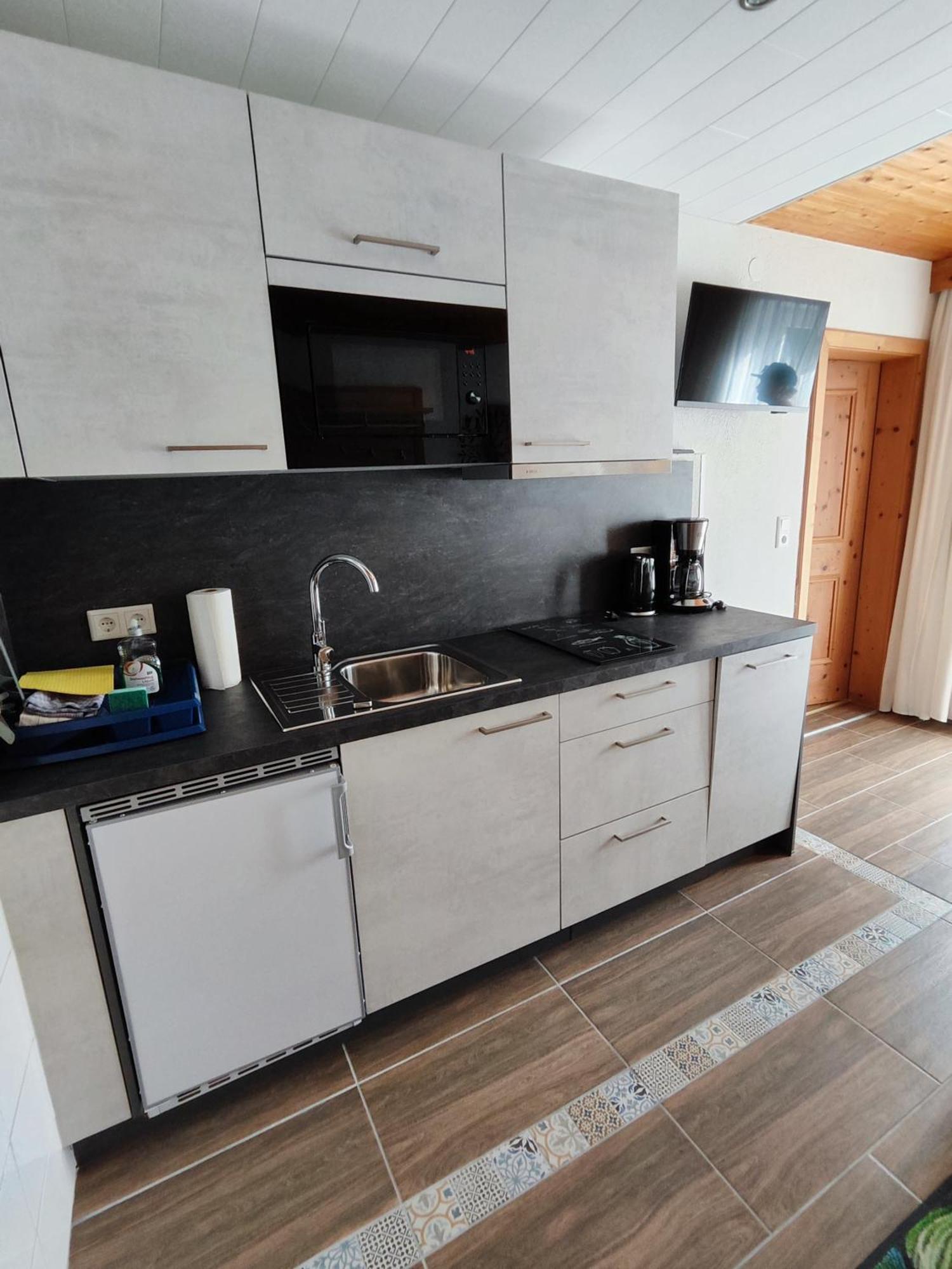 Apartmenthaus Bader ลอยทัช ภายนอก รูปภาพ